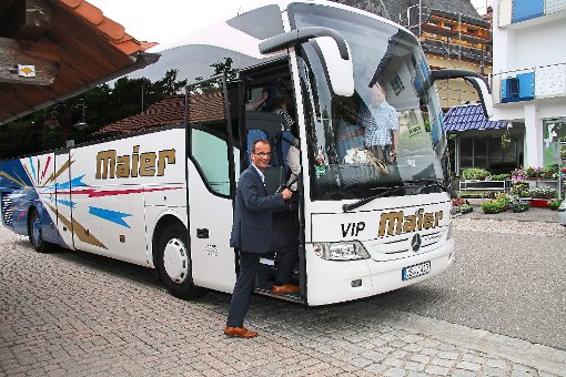 Die beliebte Halbtagesbusfahrt veranstaltet Schonachs Bürgermeister Jörg Frey  mit den Senioren wieder am 17. Juni. Foto: Kommert Foto: Schwarzwälder-Bote