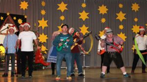 Tanzgruppen trugen zum Programm der Weihnachtsfeier der Lebenshilfe  bei. Foto: Störr