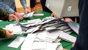 Die Kommunalwahl rückt näher und die Gemeinde Bisingen sucht nach wie vor Wahlhelfer. Foto: dpa/Pia Bayer