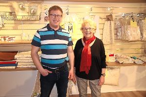 Irmgard Haag-Dietz will kürzer treten. Ihr Sohn Michael Dietz ist jetzt der neue Ladeninhaber. Foto: Steinmetz Foto: Schwarzwälder-Bote