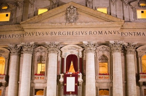 Viele Gläubige erhoffen sich von Papst Franziskus eine Öffnung der Kirche gegenüber Homosexuellen. Foto: dpa