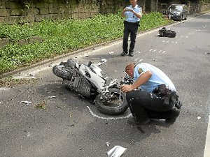 Am Mittwochabend ist ein 51-jähriger Rollerfahrer bei einem Unfall auf der Kreuzung Berliner Straße/Max-Planck-Straße tödlich verunglückt. (Symbolfoto) Foto: Hölle