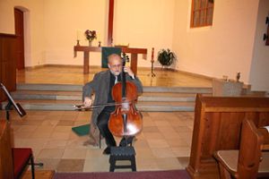 Ein anspruchsvolles Konzert auf dem Barockcello gibt Ludwig Frankmar in der evangelischen Kirche.  Foto: Bächle Foto: Schwarzwälder-Bote