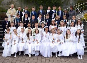 36 Kommunionkinder – 19 Mädchen und 17 Jungen – aus Sulgen durften in der Pfarrkirche St. Laurentius zum ersten Mal am eucharistischen Mahl der Gemeinde teilnehmen. Foto: Kasenbacher