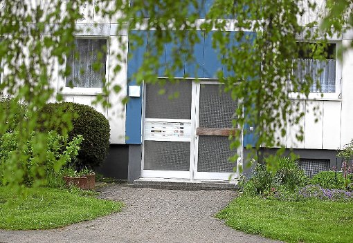 Die Idylle trügt: Der Eingang zu dem Haus in der Grabenäcker­straße in Schwenningen, in dem ein 61-jähriger Mann seine Ehefrau getötet haben soll. Foto: Marc Eich