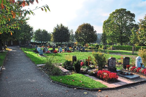 Bald kann der Friedhof in Bieselsberg mehr Platz für neue Reihengräber bieten.                   Foto: Fisel Foto: Schwarzwälder-Bote