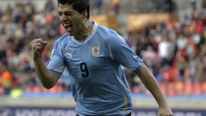 Suárez schießt Uruguay ins Glück