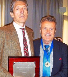 Gernot Felmet (rechts) wurde zum Präsidenten der EFOST, dem Dachverband europäischer Sportorthopäden, gewählt. Vize ist Gian Luigi Canata.  Foto: Preuß Foto: Schwarzwälder-Bote