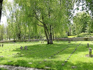 Der Ehrenfriedhof in Allmendshofen wird nach der Sanierung eine leicht veränderte Optik haben. Foto: Strohmeier Foto: Schwarzwälder-Bote