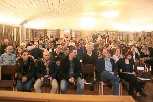 Mächtig voll war der Saal im Stadthaus beim Infoabend zum Bau der neuen Flaniermeile in Freudenstadt. Foto: Rath