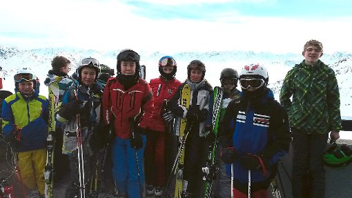 Dick eingepackt: Die Teilnehmer des Wintersporttags genossen die Pisten am Hochjoch.  Foto: Schule Foto: Schwarzwälder-Bote