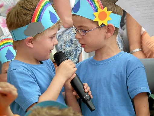 Mit einem Singspiel gestalteten die Regenbogen-Kinder den Gottesdienst mit. Foto: Stocker Foto: Schwarzwälder-Bote