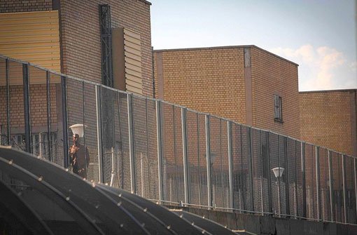 Oscar Pistorius hat seine erste Nacht als Häftling in der Krankenstation im Gefängnis in Pretoria verbracht.  Foto: dpa