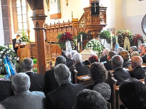 Groß war gestern die Anteilnahme bei der Trauerfeier für den verstorbenen Alt-Bürgermeister Volker Bäuerle.  Foto: Stocker Foto: Schwarzwälder-Bote