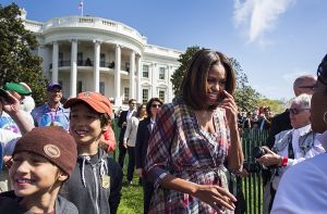 First Lady Michelle Obama hat Spaß beim Easter Egg Roll. Foto: dpa