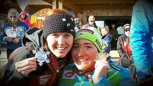 Früher bildeten sie in Innsbruck die schnellste Wohngemeinschaft im alpinen Para-Skisport, heute sind sie noch  heiße Medaillenanwärterinnen bei der Weltmeisterschaft in Tarvisio: Andrea Rothfuss (links) und Claudia Lösch im Vorjahr in  Panorama. Foto: DBS