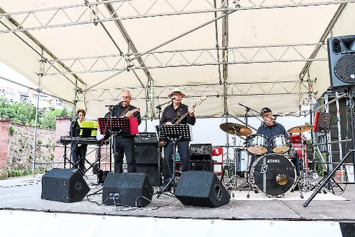 Die Premiere ist geglückt: Erstmals hatte der Schwarzwaldverein Wildberg  eine Band für ihr Herbstfest engagiert – und die Besucher waren begeistert. Foto: Geisel Foto: Schwarzwälder-Bote