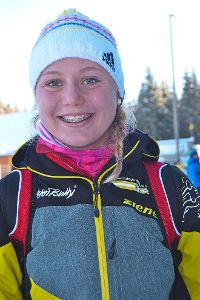 Zum überraschenden Tages- und Pokalsieg bei den  Damen lief die erst 15-jährige Karen Weiß.  Foto: Junkel Foto: Schwarzwälder-Bote