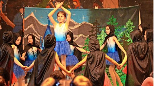 Die Felldorfer Kindershowtanzgruppe begeistert mit „Frozen. Foto: Steinmetz