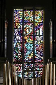 Das Cecilia-Fenster von Albert Birkle in der  St.-Franz-Xaver-Kirche.  Foto: Schnekenburger Foto: Schwarzwälder-Bote