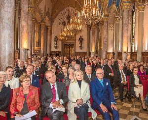 Geladene Gäste feierten beim Festakt am Montagabend den 150. Geburtstag der Burg Hohenzollern und gleichzeitig das 20-jährige Bestehen des Freundeskreises der Burg. Foto: Beck/Brenner