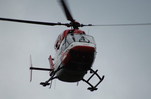 Mit einem Rettungshubschrauber wurde der schwer verletzte Mann in eine Klinik geflogen. (Symbolfoto) Foto: Kamera24.tv