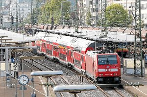 Volle Fahrt voraus: Bei der Modernisierung des Pforzheimer Hauptbahnhofs werden die Bahnsteige optimal für den roten Interregio-Express abgestimmt, nicht aber für Intercity-Züge im Fernverkehr. Foto: Schwarzwälder-Bote
