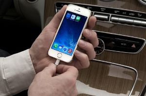 Mit dem neuen Update erhält das iPhone auch die Unterstützung für CarPlay Foto: Mercedes-Benz