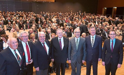 Mehr als 600 Gäste aus der gesamten Bundesrepublik feierten am Mittwochnachmittag in der Neuen Tonhalle in Villingen-Schwenningen das 40-jährige Bestehen der Dualen Hochschule in Schwenningen. Foto: Kienzler