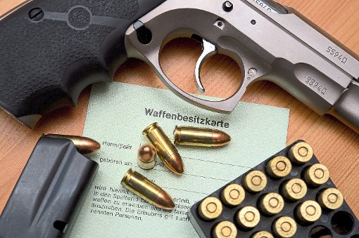 Obwohl er keine Waffenbesitzkarte hat, nannte ein 77-Jähriger aus Gechingen eine Pistole Kaliber neun Millimeter sowie ein Luftgewehr sein Eigen.  Foto: Archiv