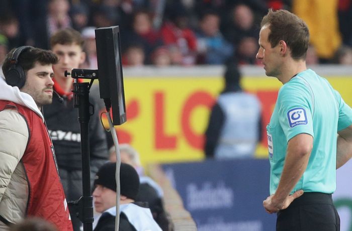 SC Freiburg gegen VfB Stuttgart: Debatte um Videobeweis – wie ein Experte dem VfB zur Seite springt