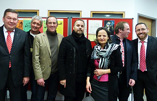 Holger Much (Mitte) hat die Stettener Bock-Zunft mit dem Zeichenstift begleitet. Foto: Grimm Foto: Schwarzwälder-Bote