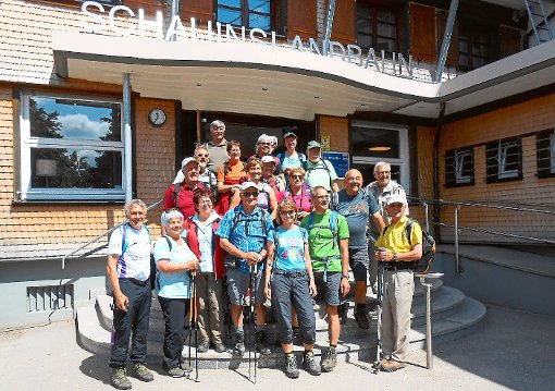 Mit 20 Wanderern geht es auf den Schauinsland – der wird seinem Namen gerecht und bietet den Wanderern aus Chabeuil und Mönchweiler fantastische Ausblicke. Foto: Hettich-Marull Foto: Schwarzwälder-Bote