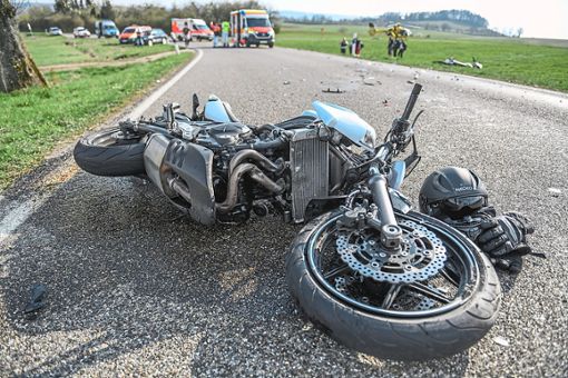 Der Motorradfahrer wurde leicht verletzt. (Symbolfoto) Foto: Marius Bulling/dpa