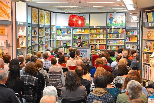 Das Interesse an der  Lesung von Verena Boos in Rottweil ist groß. Foto: Kratt Foto: Schwarzwälder-Bote