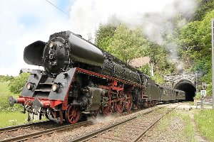 Eine Sonderfahrt mit der historischen Dampflok 52 7596   ist am morgigen Samstag auf der Schwarzwaldbahn möglich. Foto: Schwarzwälder-Bote