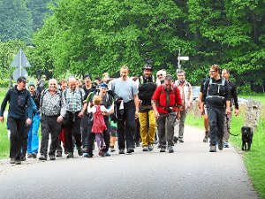 Rund 80 Wanderer waren 24 Stunden unterwegs. Foto: Stocker