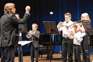 Das Trompeten-Ensemble der Musikschule unter Leitung von Leopold Reisenauer begrüßt die Gäste beim  Festakt zum 50-jährigen Bestehen der Einrichtung im Strawinsky-Saal. Foto: Musikschule Foto: Schwarzwälder-Bote