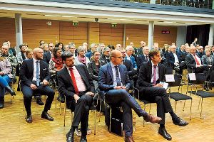 Mehr als 100  Zuhörer kamen zum Zukunftsforum ins Calwer Landratsamt.  Foto: Fritsch Foto: Schwarzwälder-Bote