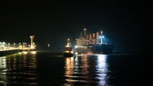Nach der Kollision von zwei Frachtern auf der Nordsee vor Helgoland ist die Suche nach den Vermissten eingestellt worden. Foto: dpa/Jonas Walzberg