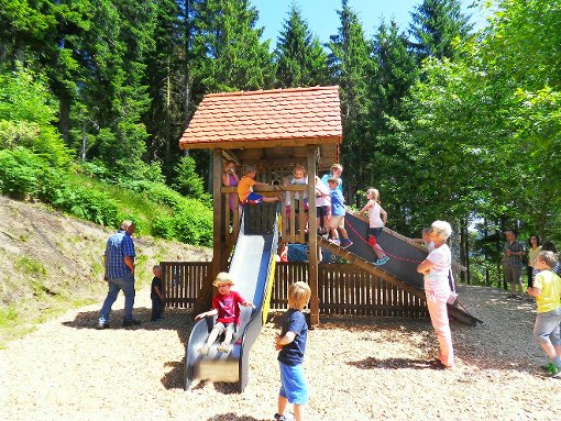 Der  Spielplatz bei der Otmarhütte auf dem Kupferberg ist eine Attraktion für Kinder. Foto: Weis Foto: Schwarzwälder-Bote