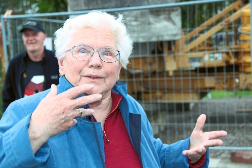 Die bekannte Bisinger Heimatdichterin Emmi Hodler feiert am heutigen Montag ihren 85. Geburtstag.  Foto: Wahl Foto: Schwarzwälder-Bote