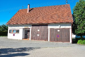 ... und das Feuerwehrhaus in Harthausen. Beide sollen durch ein gemeinsames Gebäude ersetzt werden. Foto: Schwarzwälder-Bote