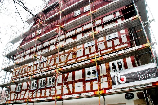 Probleme bereitet die Fachwerkfassade bei der Sanierung des denkmalgeschützten Gemeindehauses. Archiv-Foto: Hertle Foto: Schwarzwälder-Bote