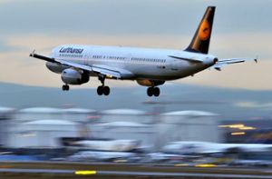 Auch nach Aussetzung des Pilotenstreiks läuft bei der Lufthansa nicht alles planmäßig.  Foto: dpa