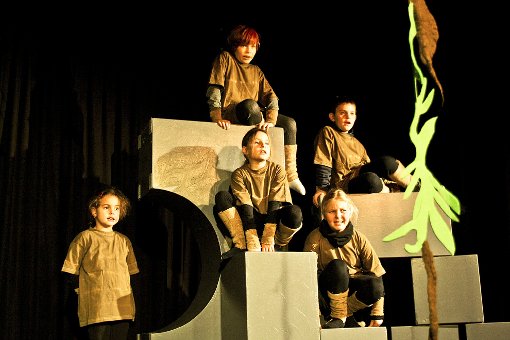 Die Theaterknirpse der Kleinkunstbühne K3 haben Der kleine Kerl vom anderen Stern einstudiert. Foto: Nolle-Rieder Foto: Schwarzwälder-Bote