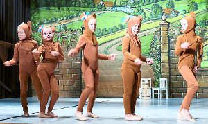 Die Mäuse tanzen auf der Bühne. Foto: Bechtle Foto: Schwarzwälder-Bote