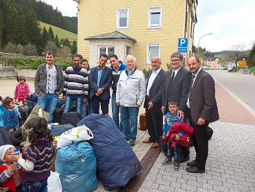 Die Asylbewerber werden empfangen. Foto: Stadt Foto: Schwarzwälder-Bote