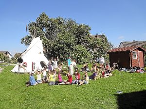 Wie es bei den Indianern in der Prärie zugeht, erfuhren die Kinder beim Kinderferienprogramm der Gemeinde Hardt. Foto: Haberstroh Foto: Schwarzwälder-Bote