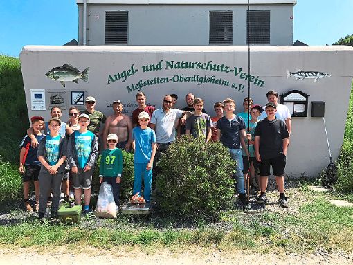 Die Jungfischer  und  ihre  Jugendleiter  haben in Oberdigisheim eine tolle Zeit.  Foto: May Foto: Schwarzwälder-Bote